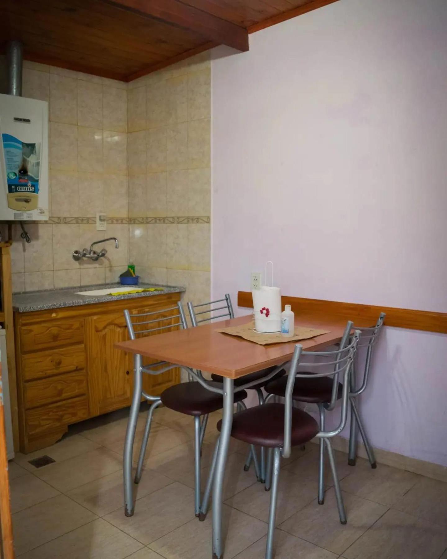 Hostal "El Tomolasta" La Carolina Exterior photo